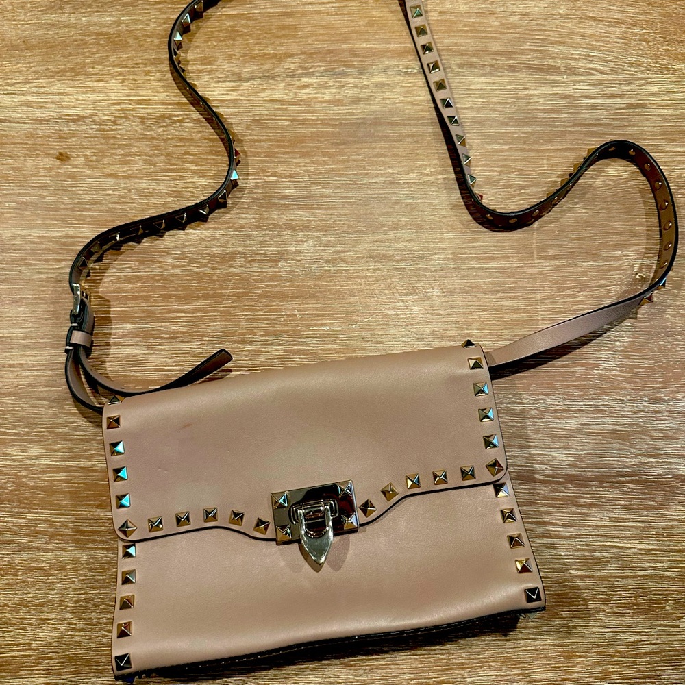Valentino Garavani Should / Crossbody bag. nice. Studded.